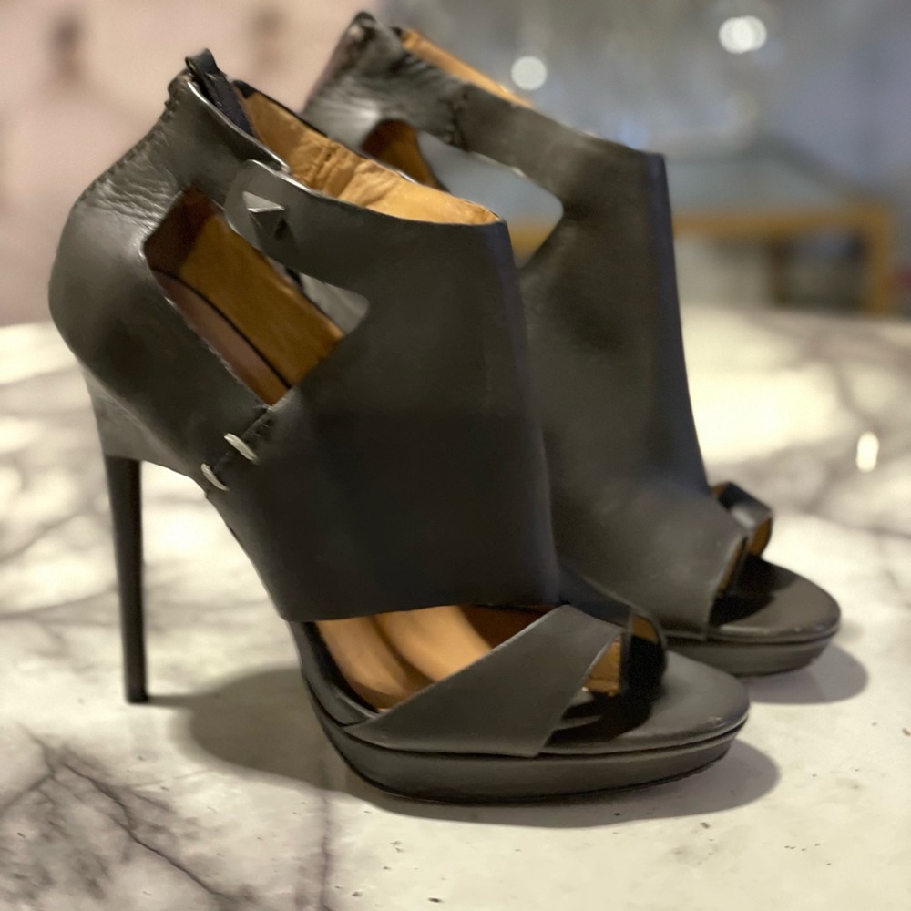 L.A.M.B. Grey Leather Heeled Sandals